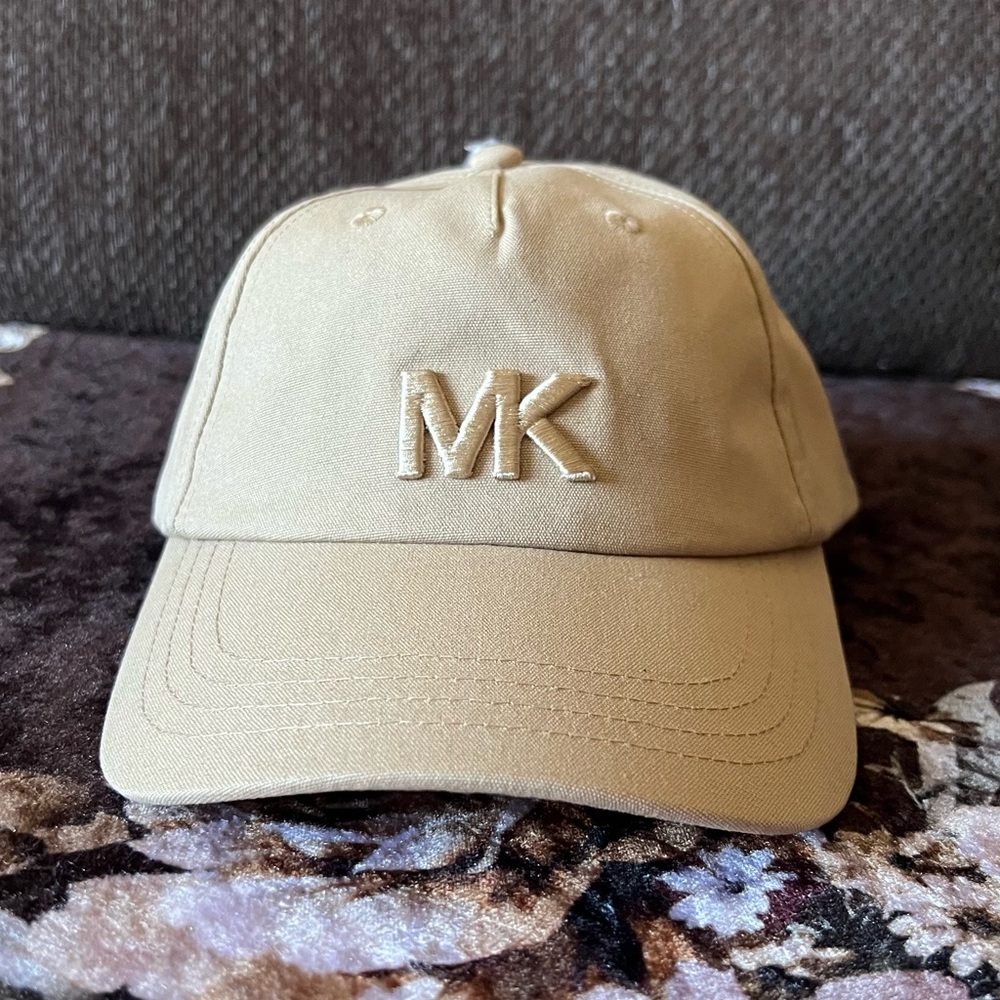 MICHAEL KORS Embroidered Signature Logo Cotton Adjustable Beige Baseball Hat NWT